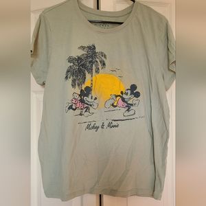 Mickey Minnie T-Shirt size XL pale green color